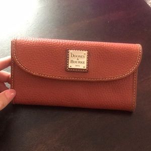 Dooney & Bourke Beacon Clutch